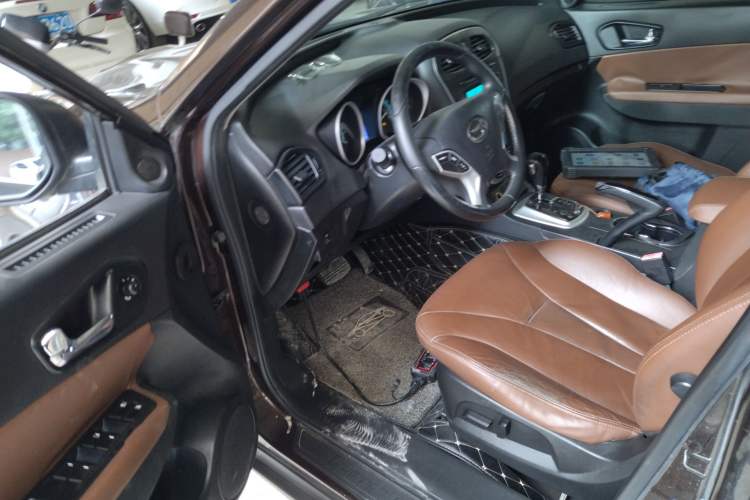 Used GAC Trumpchi GS5 2013 1.8T Automatic Two-Wheel Drive Luxury Edition Interior 3