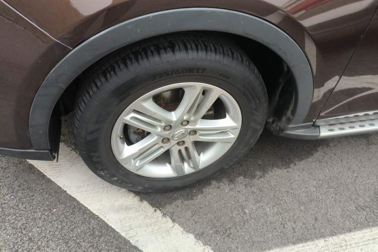 Used GAC Trumpchi GS5 2013 1.8T Automatic Two-Wheel Drive Luxury Edition Left Front Wheel Hub