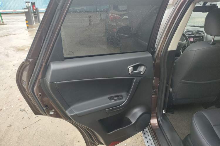 Used GAC Trumpchi GS5 2013 1.8T Automatic Two-Wheel Drive Elite Edition Left Rear Door Interior