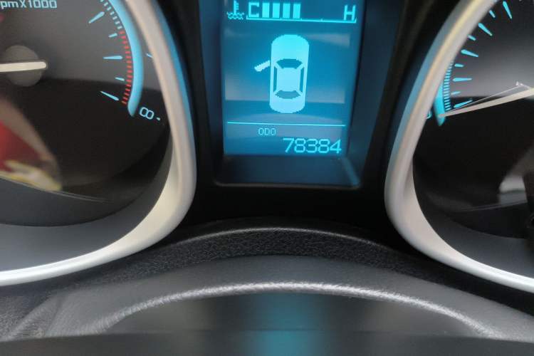 Used GAC Trumpchi GS5 2013 1.8T Manual Two-Wheel Drive Elite Edition Odometer Close Up