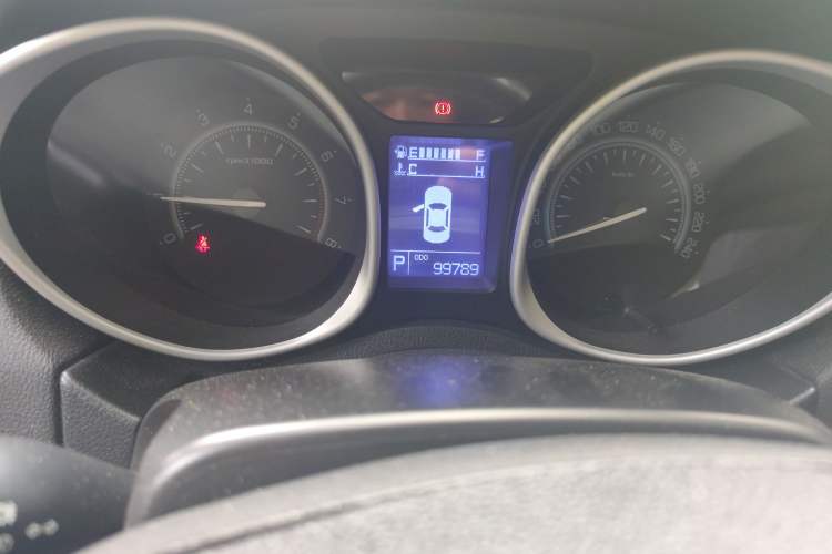 Used GAC Trumpchi GS5 2013 2.0L Automatic Two-Wheel Drive Light Interior Special Edition Odometer Close Up