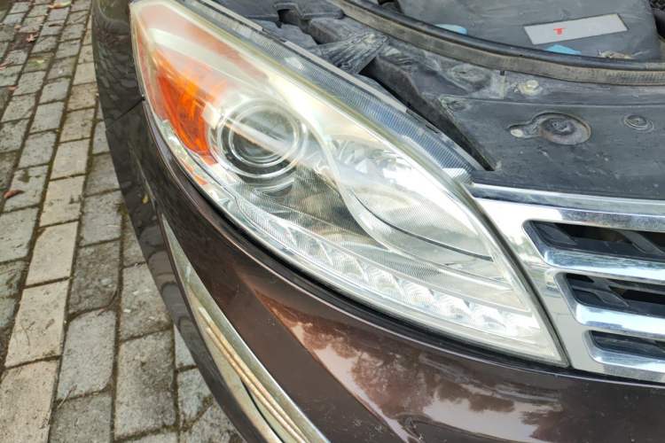 Used GAC Trumpchi GS5 2013 1.8T Automatic Two-Wheel Drive Luxury Edition Right Front Headlight