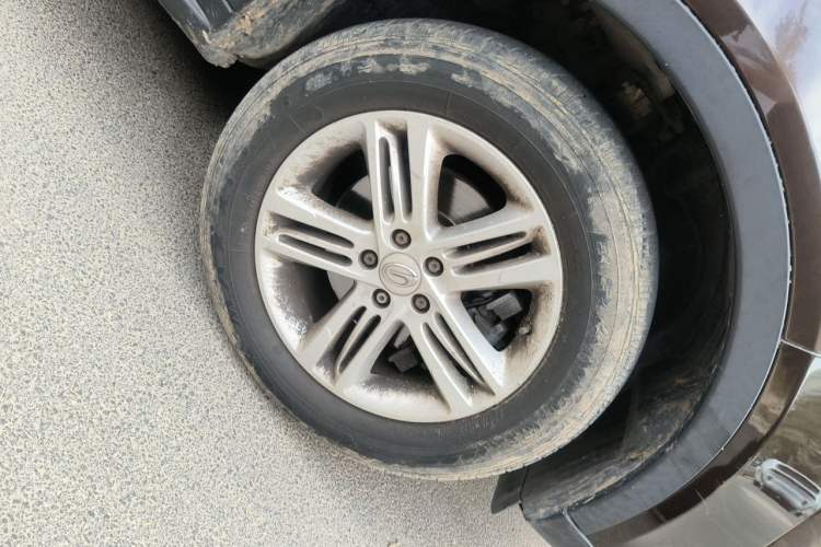 Used GAC Trumpchi GS5 2013 1.8T Manual Two-Wheel Drive Elite Edition Right Front Wheel Hub
