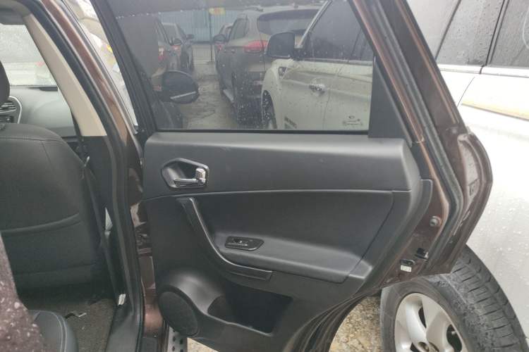 Used GAC Trumpchi GS5 2013 1.8T Automatic Two-Wheel Drive Elite Edition Right Rear Door Interior