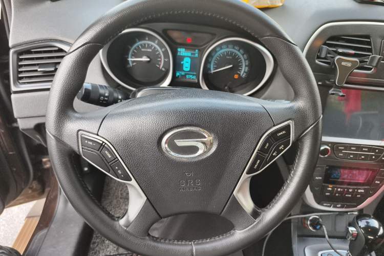Used GAC Trumpchi GS5 2013 1.8T Automatic All-Wheel-Drive Luxury Edition Steering Wheel
