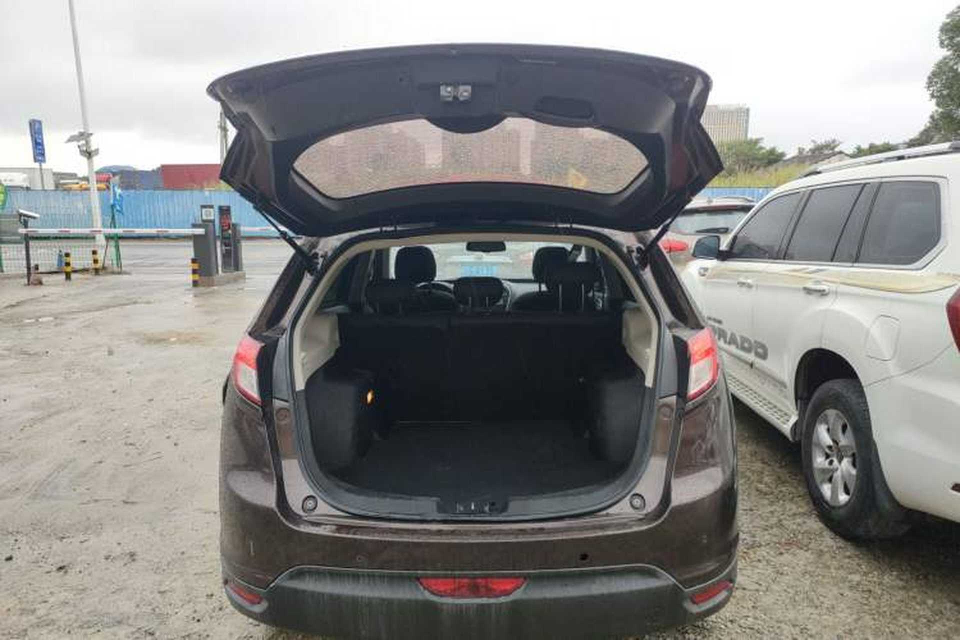 Used GAC Trumpchi GS5 2013 1.8T Automatic Two-Wheel Drive Elite Edition Trunk