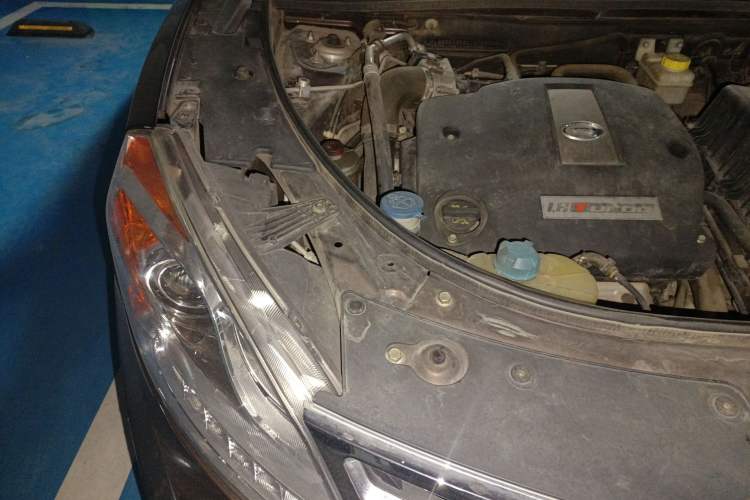 Used GAC Trumpchi GS5 2013 1.8T Automatic Two-Wheel Drive Elite Edition Engine Bay Right