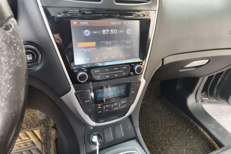 Used GAC Trumpchi GS5 2013 2.0L Automatic Two-Wheel Drive Light Interior Special Edition Audio And AC Panel