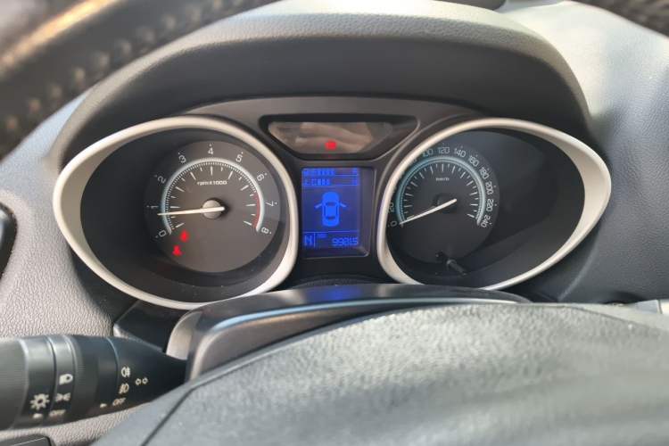 Used GAC Trumpchi GS5 2013 2.0L Automatic Two-Wheel Drive Light Interior Special Edition Instrument Cluster