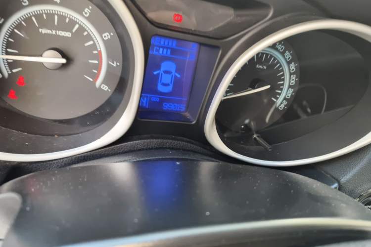 Used GAC Trumpchi GS5 2013 2.0L Automatic Two-Wheel Drive Light Interior Special Edition Odometer Close Up