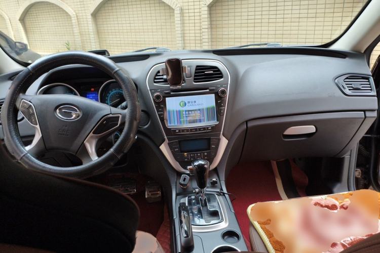 Used GAC Trumpchi GS5 2013 1.8T Automatic Two-Wheel Drive Elite Edition Center Console