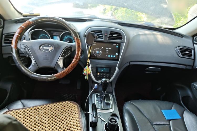 Used GAC Trumpchi GS5 2013 2.0L Automatic Two-Wheel Drive Light Interior Special Edition Center Console
