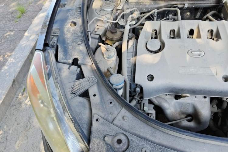 Used GAC Trumpchi GS5 2013 2.0L Automatic Two-Wheel Drive Light Interior Special Edition Engine Bay Right