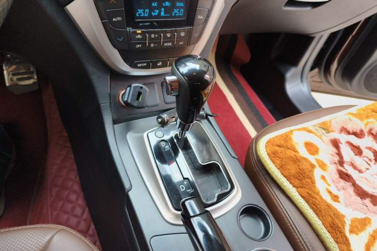 Used GAC Trumpchi GS5 2013 1.8T Automatic Two-Wheel Drive Elite Edition Gear Lever