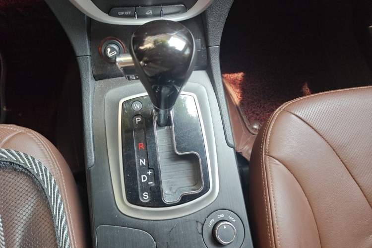 Used GAC Trumpchi GS5 2013 1.8T Automatic All-Wheel-Drive Luxury Edition Gear Lever