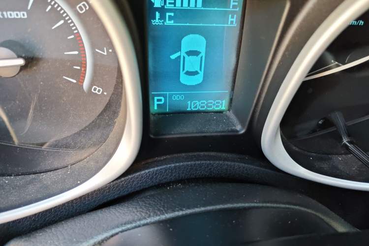 Used GAC Trumpchi GS5 2013 2.0L Automatic Two-Wheel Drive Light Interior Special Edition Odometer Close Up