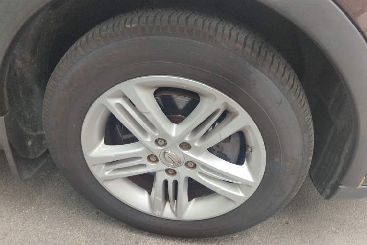 Used GAC Trumpchi GS5 2013 1.8T Automatic All-Wheel-Drive Luxury Edition Right Front Wheel Hub