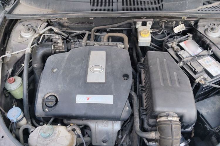 Used GAC Trumpchi GS5 2013 1.8T Manual Two-Wheel Drive Elite Edition Engine Bay