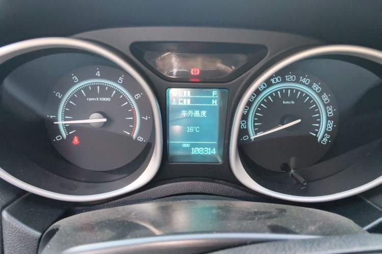 Used GAC Trumpchi GS5 2013 1.8T Manual Two-Wheel Drive Elite Edition Instrument Cluster