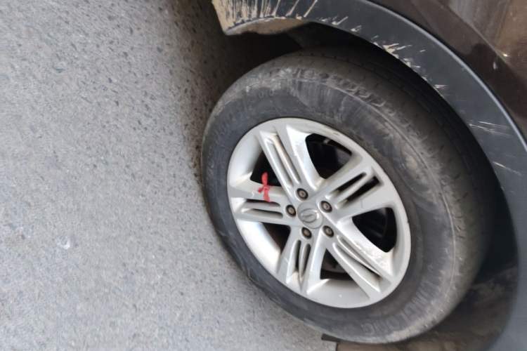 Used GAC Trumpchi GS5 2013 1.8T Manual Two-Wheel Drive Elite Edition Right Front Wheel Hub