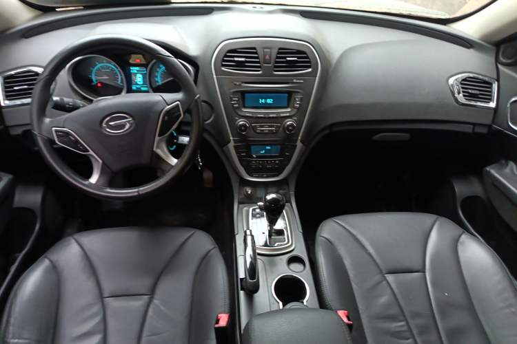 Used GAC Trumpchi GS5 2013 1.8T Automatic Two-Wheel Drive Elite Edition Center Console