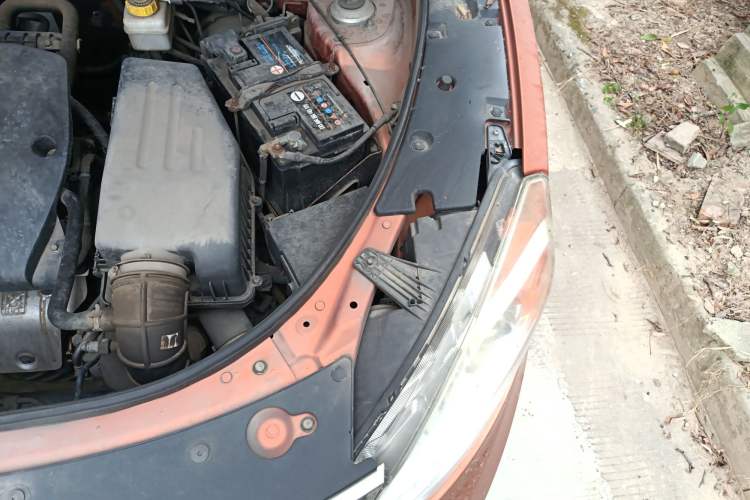 Used GAC Trumpchi GS5 2013 1.8T Automatic Two-Wheel Drive Elite Edition Engine Bay Left