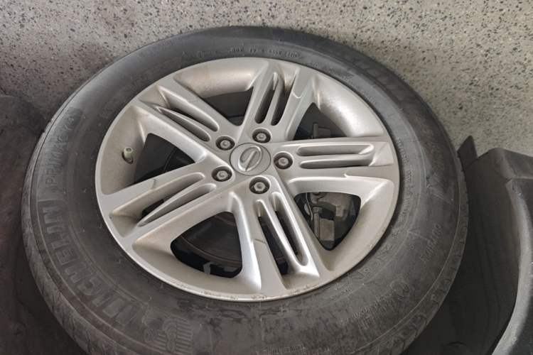 Used GAC Trumpchi GS5 2013 1.8T Automatic Two-Wheel Drive Elite Edition Left Front Wheel Hub