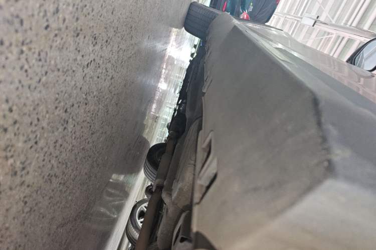 Used GAC Trumpchi GS5 2013 1.8T Automatic Two-Wheel Drive Elite Edition Left Side Sill