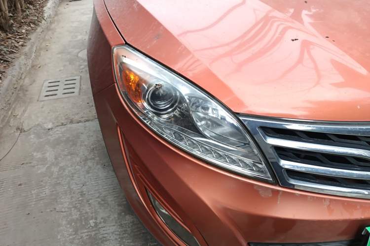 Used GAC Trumpchi GS5 2013 1.8T Automatic Two-Wheel Drive Elite Edition Right Front Headlight
