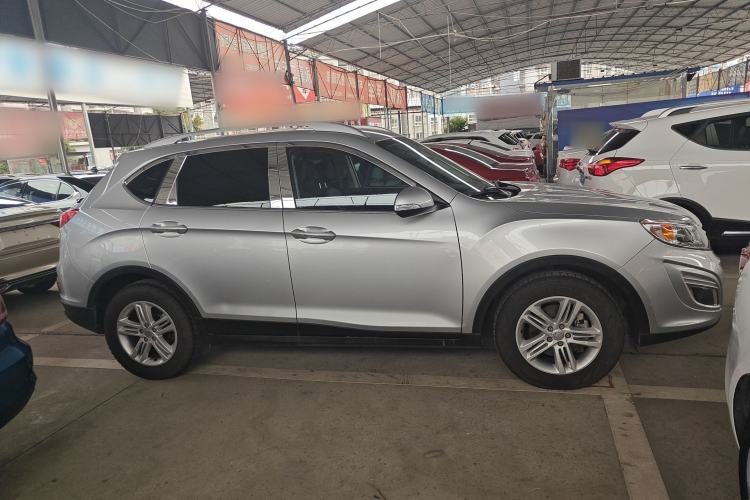 Used GAC Trumpchi GS5 2013 1.8T Automatic Two-Wheel Drive Elite Edition Exterior 2