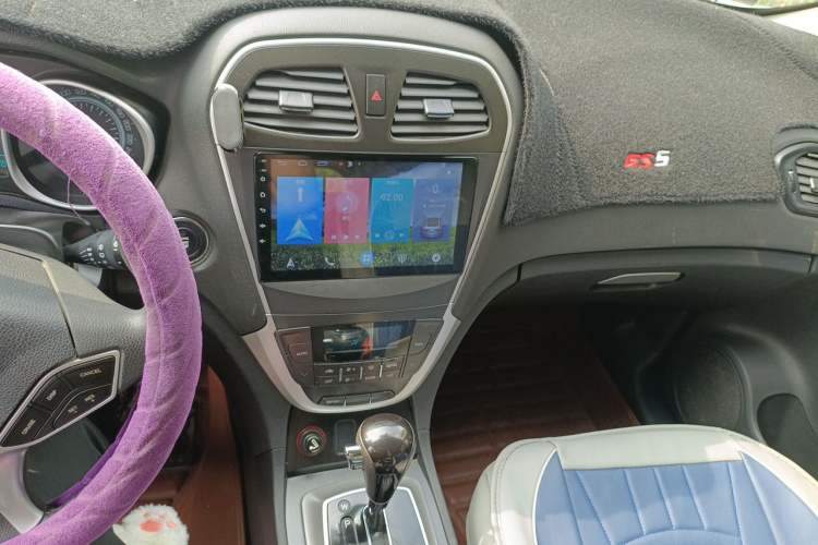 Used GAC Trumpchi GS5 2013 2.0L Automatic Two-Wheel Drive Light Interior Special Edition Audio And AC Panel