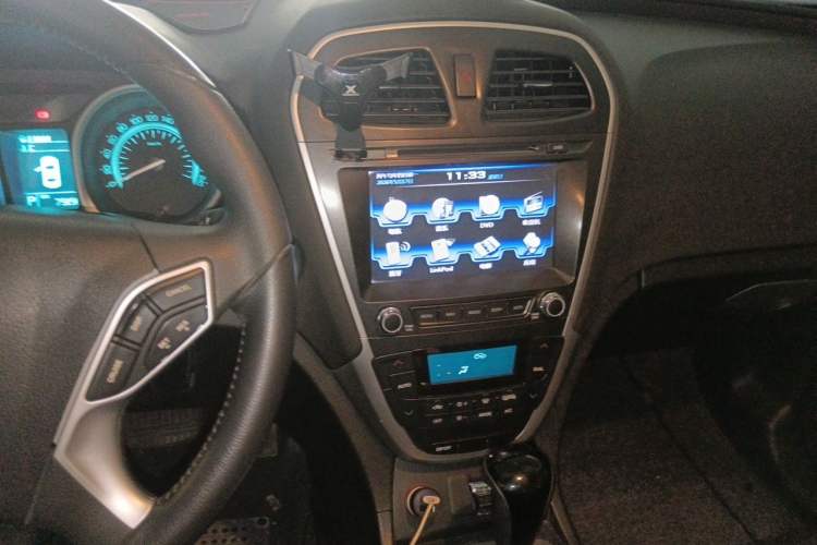 Used GAC Trumpchi GS5 2013 2.0L Automatic Two-Wheel Drive Light Interior Special Edition Audio And AC Panel