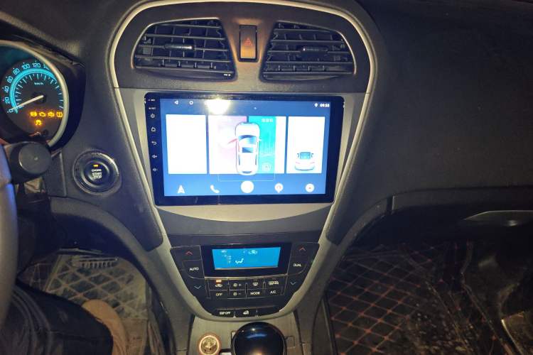 Used GAC Trumpchi GS5 2013 1.8T Automatic All-Wheel-Drive Luxury Edition Audio And AC Panel