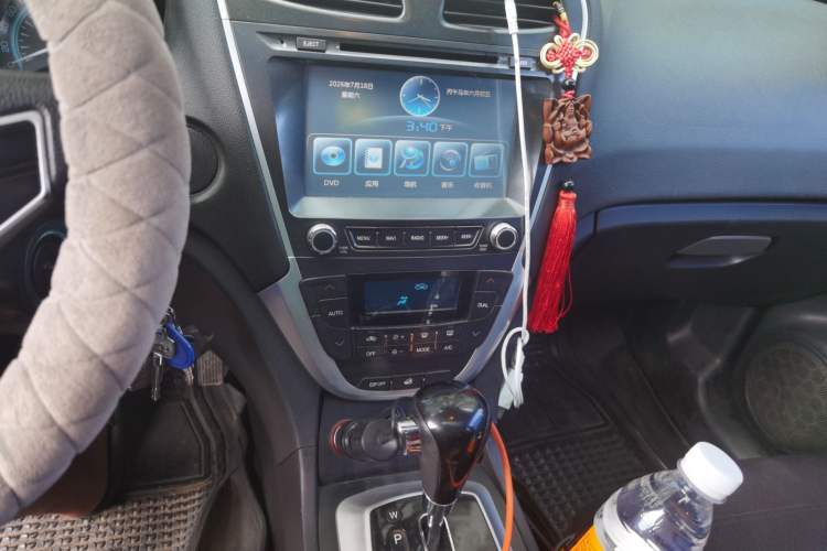 Used GAC Trumpchi GS5 2013 1.8T Automatic Two-Wheel Drive Elite Edition Audio And AC Panel
