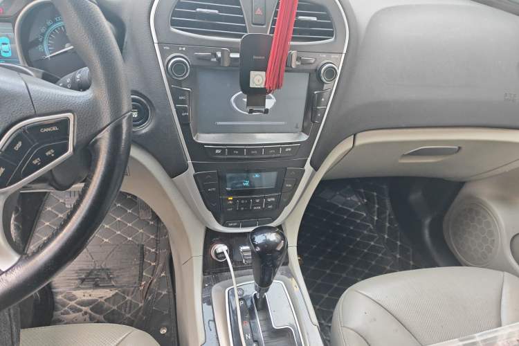 Used GAC Trumpchi GS5 2013 2.0L Automatic Two-Wheel Drive Light Interior Special Edition Audio And AC Panel