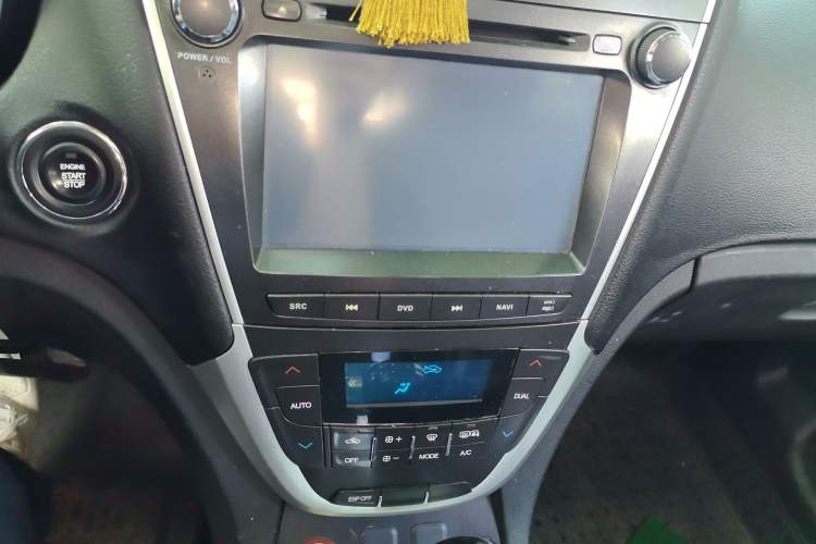 Used GAC Trumpchi GS5 2013 2.0L Automatic Two-Wheel Drive Light Interior Special Edition Audio And AC Panel