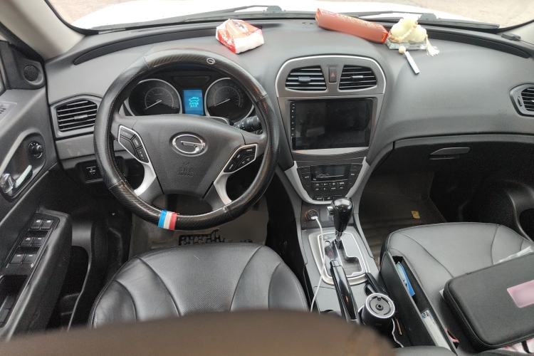 Used GAC Trumpchi GS5 2013 1.8T Automatic Two-Wheel Drive Luxury Edition Center Console