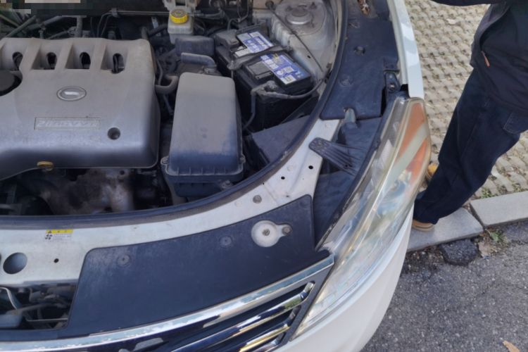 Used GAC Trumpchi GS5 2013 2.0L Automatic Two-Wheel Drive Light Interior Special Edition Engine Bay Left