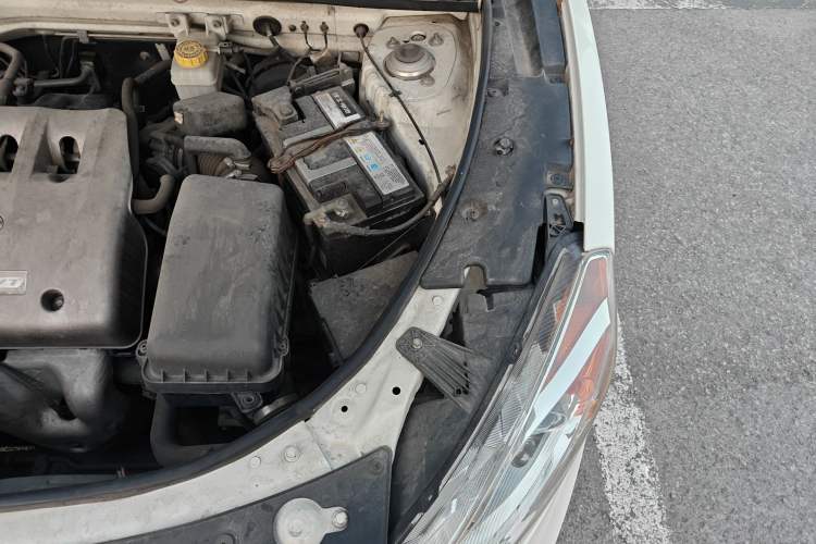 Used GAC Trumpchi GS5 2013 2.0L Automatic Two-Wheel Drive Light Interior Special Edition Engine Bay Left