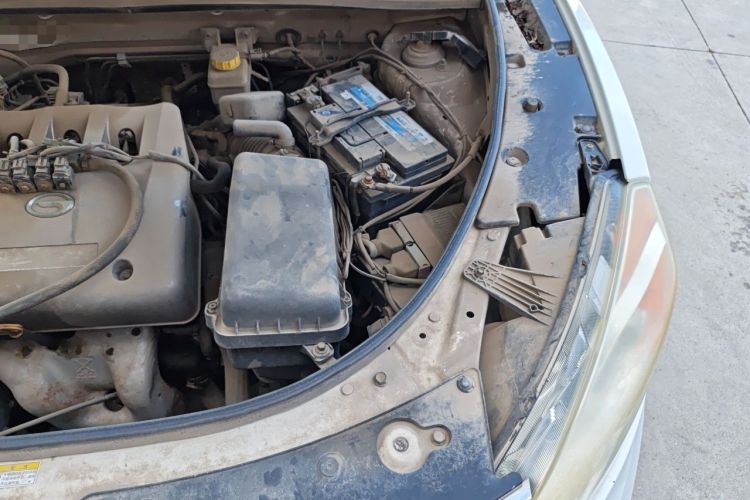 Used GAC Trumpchi GS5 2013 2.0L Automatic Two-Wheel Drive Light Interior Special Edition Engine Bay Left