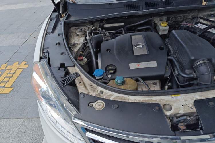 Used GAC Trumpchi GS5 2013 1.8T Manual Two-Wheel Drive Elite Edition Engine Bay Right