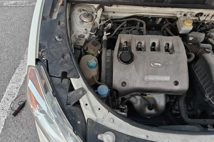 Used GAC Trumpchi GS5 2013 2.0L Automatic Two-Wheel Drive Light Interior Special Edition Engine Bay Right