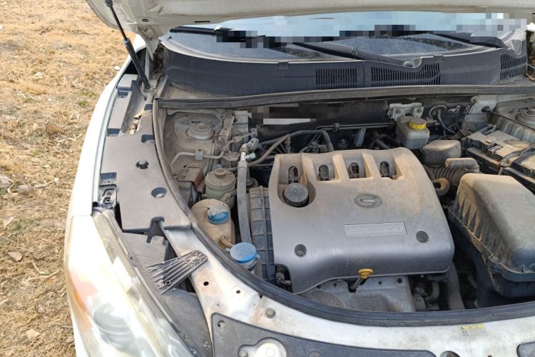 Used GAC Trumpchi GS5 2013 2.0L Manual Two-Wheel Drive Special Edition in Light Interior Engine Bay Right