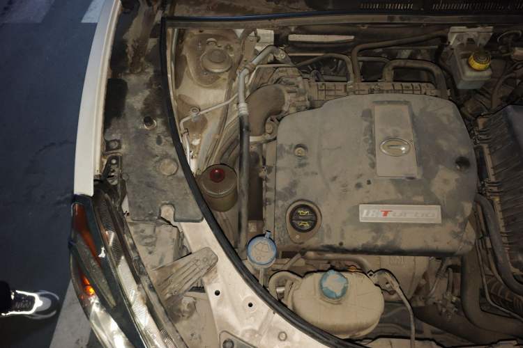 Used GAC Trumpchi GS5 2013 1.8T Automatic All-Wheel-Drive Luxury Edition Engine Bay Right