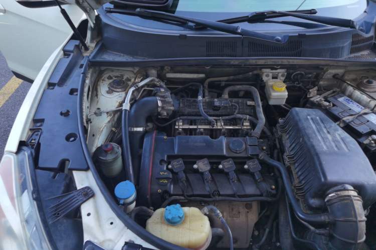 Used GAC Trumpchi GS5 2013 1.8T Automatic Two-Wheel Drive Elite Edition Engine Bay Right
