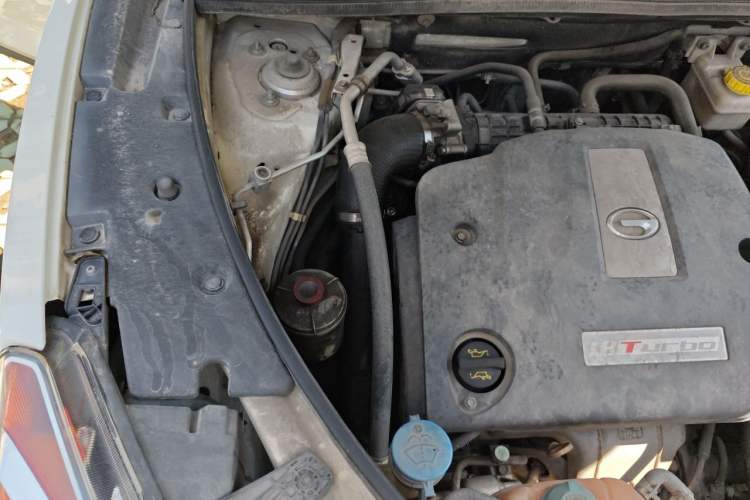 Used GAC Trumpchi GS5 2013 1.8T Automatic Two-Wheel Drive Luxury Edition Engine Bay Right