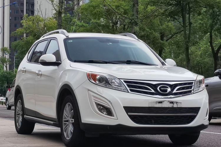 Used GAC Trumpchi GS5 2013 1.8T Automatic Two-Wheel Drive 5th Anniversary Edition Exterior 2
