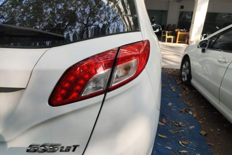 Used GAC Trumpchi GS5 2013 1.8T Manual Two-Wheel Drive Elite Edition Exterior 6