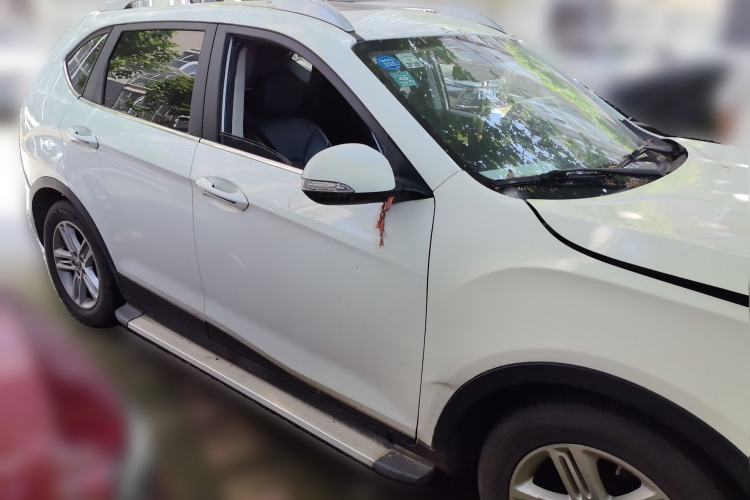 Used GAC Trumpchi GS5 2013 2.0L Automatic Two-Wheel Drive Light Interior Special Edition Front Right 45 Deg