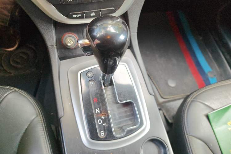 Used GAC Trumpchi GS5 2013 1.8T Automatic Two-Wheel Drive Elite Edition Gear Lever